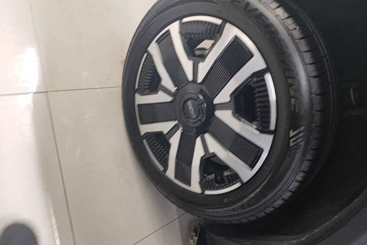 Used iCAR 03 2024 501km Four-wheel Drive Long-Range Advanced Version Right Rear Wheel Hub
