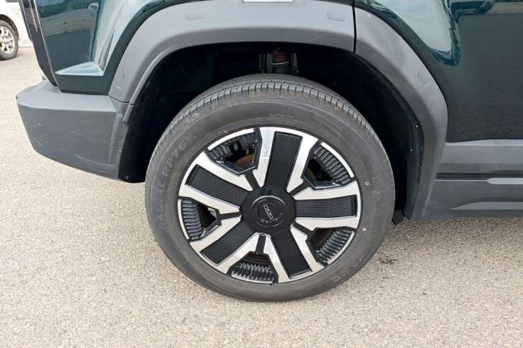 Used iCAR 03 2024 472km Four-Wheel Drive Long-Range Intelligent Advanced Version Right Rear Wheel Hub