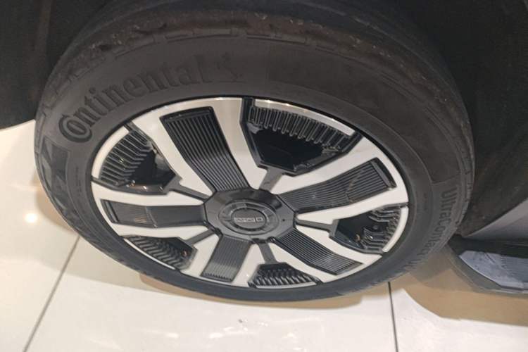 Used iCAR 03 2024 472km Four-Wheel Drive Long-Range Version Right Rear Wheel Hub
