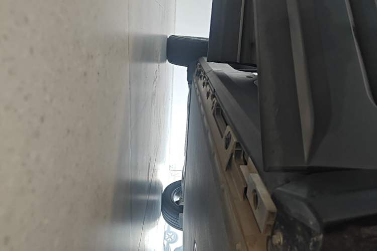 Used iCAR 03 2024 501km Two-Wheel Drive Long-Range Version Right Side Sill