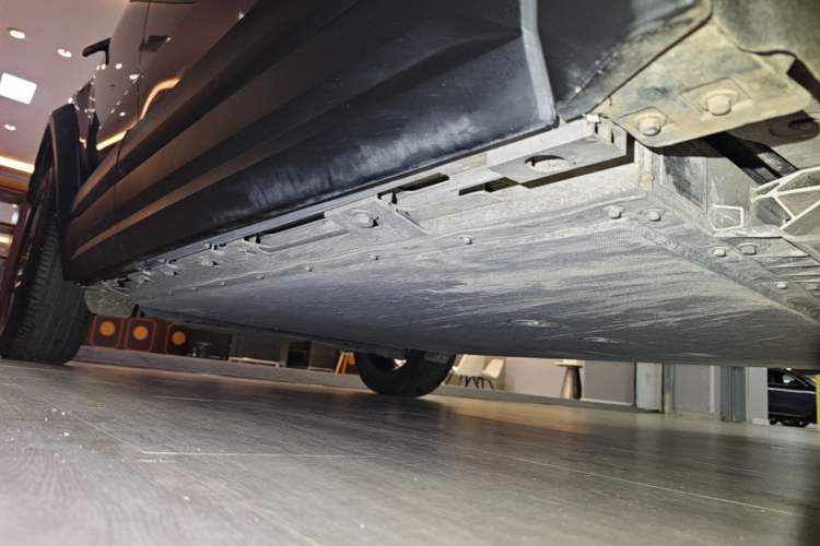 Used iCAR 03 2024 401km Two-Wheel Drive Standard Advanced Version Right Side Sill