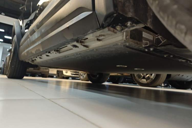 Used iCAR 03 2024 401km Two-Wheel Drive Standard Advanced Version Right Side Sill