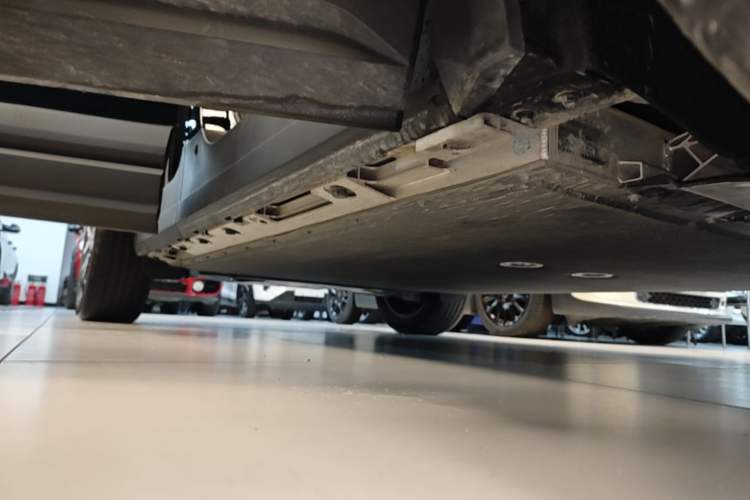 Used iCAR 03 2024 501km Four-wheel Drive Long-Range Advanced Version Right Side Sill