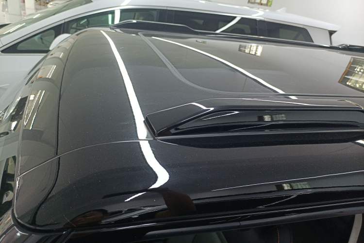 Used iCAR 03  Roof