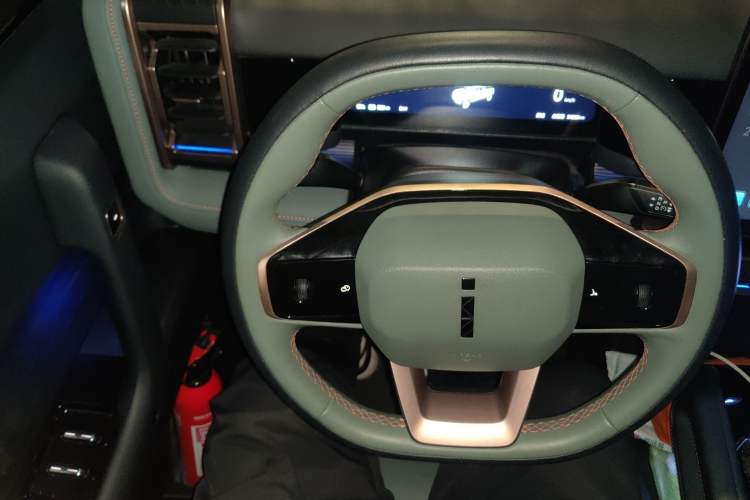 Used iCAR 03 2024 501km Four-wheel Drive Long-Range Advanced Version Steering Wheel