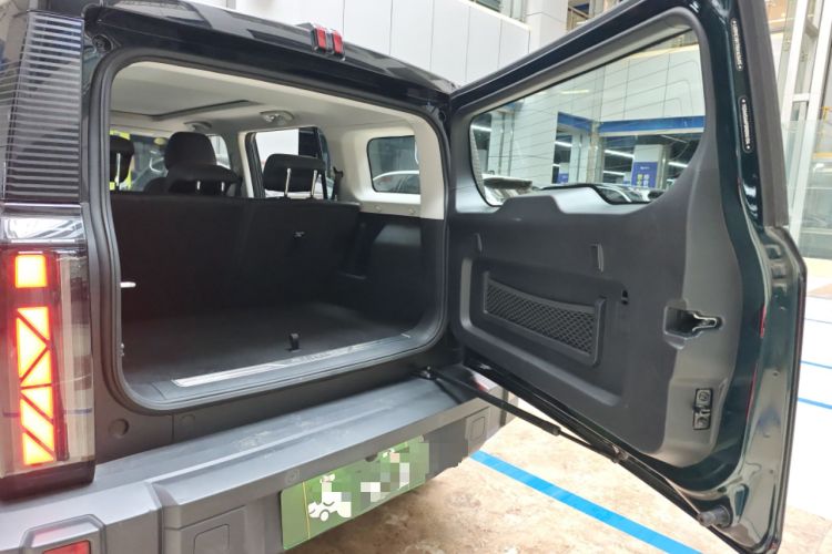 Used iCAR 03  Trunk