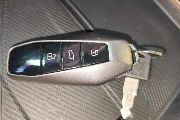 Used iCAR 03 2024 501km Two-Wheel Drive Long-Range Version Vehicle Key