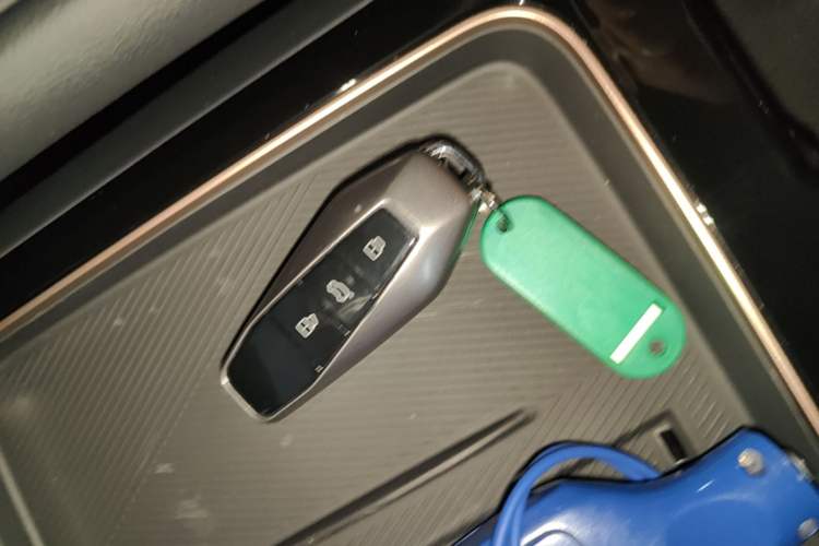 Used iCAR 03 2024 401km Two-Wheel Drive Standard Edition Vehicle Key