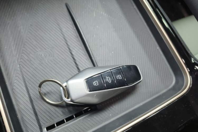 Used iCAR 03 2024 501km Two-Wheel Drive Long-Range Version Vehicle Key