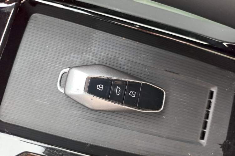 Used iCAR 03 2024 472km Four-Wheel Drive Long-Range Intelligent Advanced Version Vehicle Key