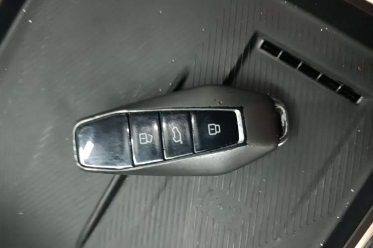 Used iCAR 03 2024 501km Two-Wheel Drive Long-Range Version Vehicle Key