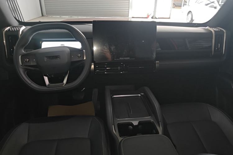 Used iCAR 03 2024 401km Two-Wheel Drive Standard Advanced Version Center Console