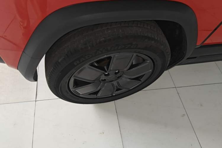 Used iCAR 03 2024 401km Two-Wheel Drive Standard Advanced Version Left Front Wheel Hub