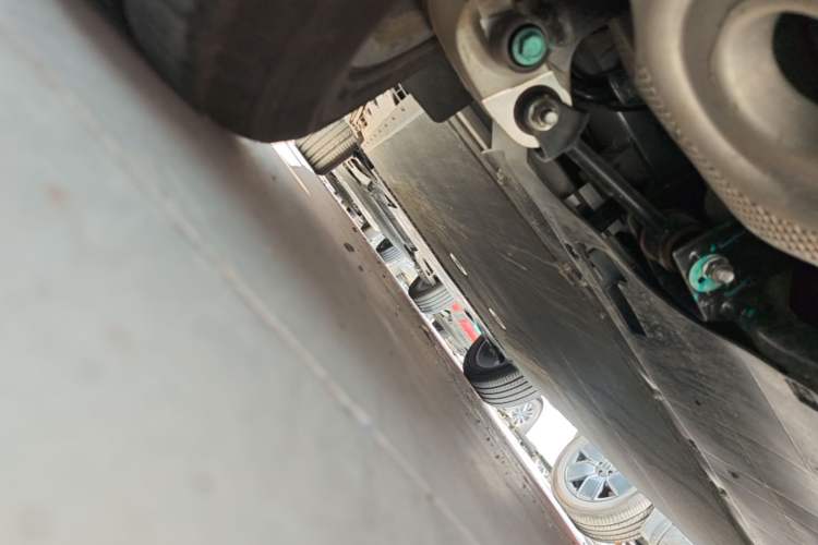 Used iCAR 03 2024 472km Four-Wheel Drive Long-Range Smart Enjoyment Version Left Side Sill