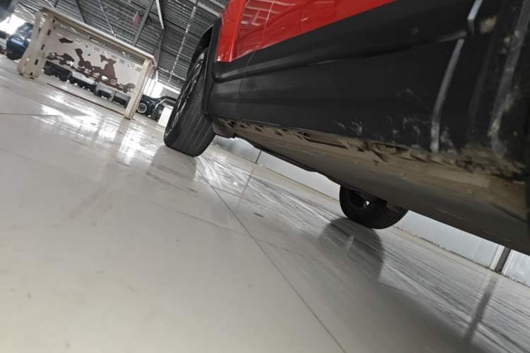 Used iCAR 03 2024 401km Two-Wheel Drive Standard Advanced Version Right Side Sill