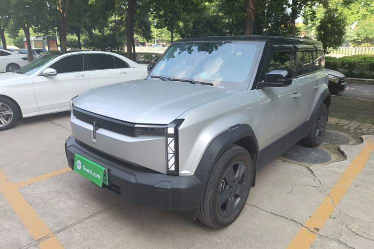 Used iCAR 03 2024 501km Two-Wheel Drive Long-Range Version Guazi used car, China used car export, Used car for sale, Used iCAR cars, Cheapest cars for sale, Electric vehicle, New energy car
