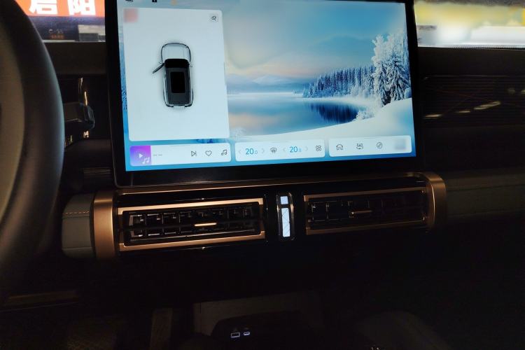 Used iCAR 03 2024 401km Range Two-Wheel Drive Standard Yuechao Version Audio And AC Panel