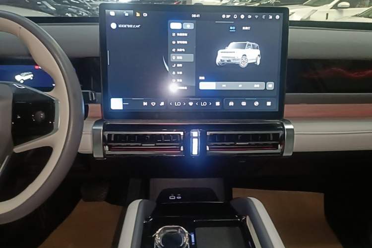 Used iCAR 03 2024 501km Four-wheel Drive Long-Range Advanced Version Audio And AC Panel