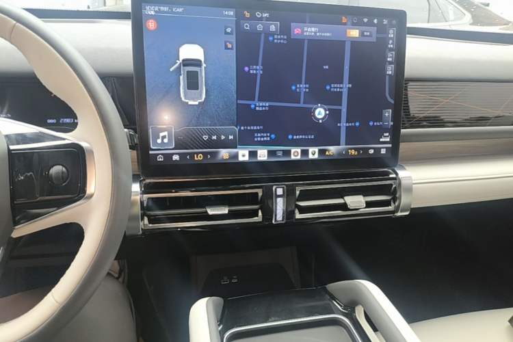 Used iCAR 03 2024 401km Range Two-Wheel Drive Standard Yuechao Version Audio And AC Panel