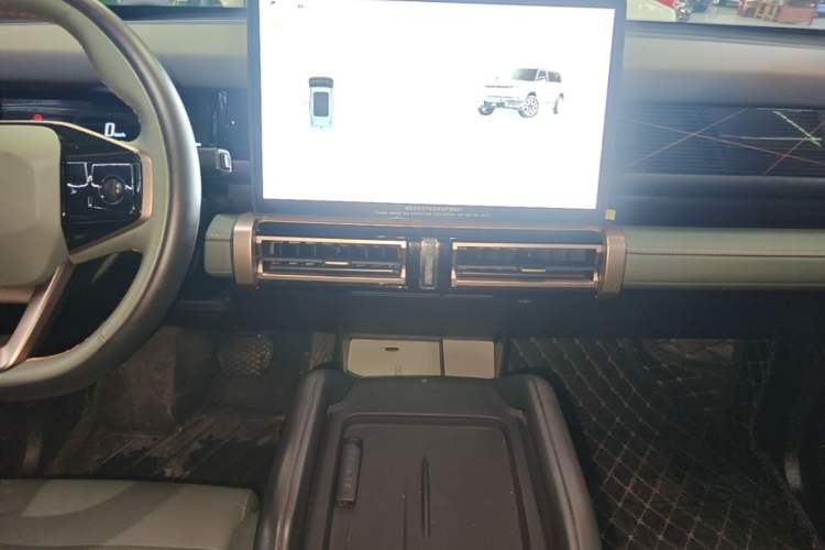 Used iCAR 03 2024 401km Two-Wheel Drive Standard Advanced Version Audio And AC Panel
