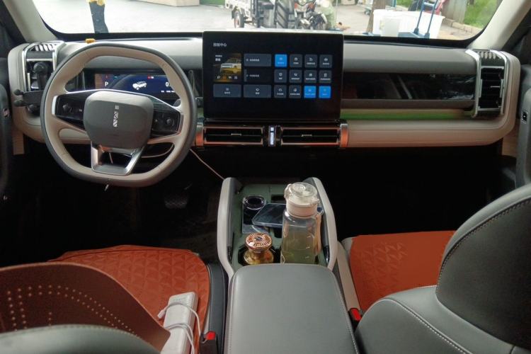 Used iCAR 03 2024 501km Four-wheel Drive Long-range Intelligent Driving Edition Center Console