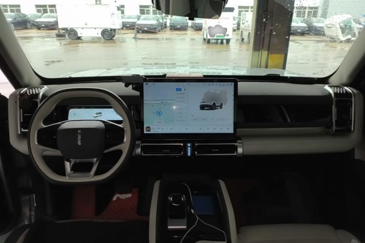 Used iCAR 03 2024 472km Four-Wheel Drive Long-Range Intelligent Advanced Version Center Console