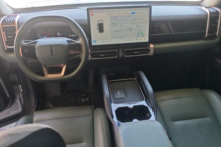 Used iCAR 03 2024 401km Two-Wheel Drive Standard Advanced Version Center Console