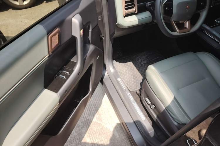 Used iCAR 03 2024 501km Two-Wheel Drive Long-Range Version Driver Seat