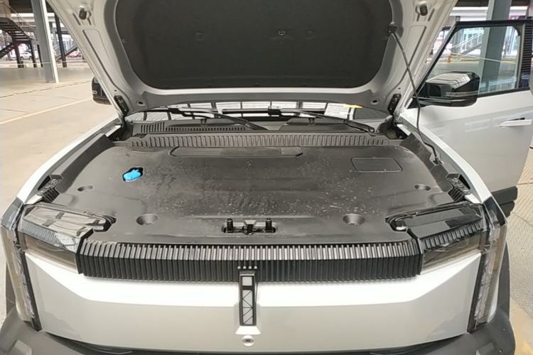 Used iCAR 03 2024 401km Two-Wheel Drive Standard Advanced Version Engine Bay