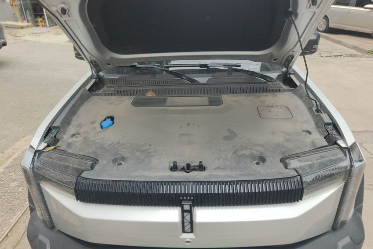 Used iCAR 03 2024 472km Four-wheel Drive Long-Range Yuechao Edition Engine Bay
