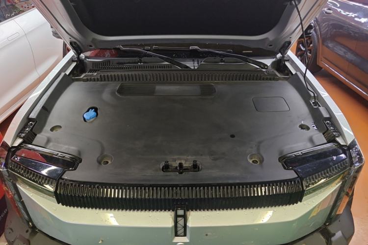 Used iCAR 03 2024 401km Two-Wheel Drive Standard Advanced Version Engine Bay