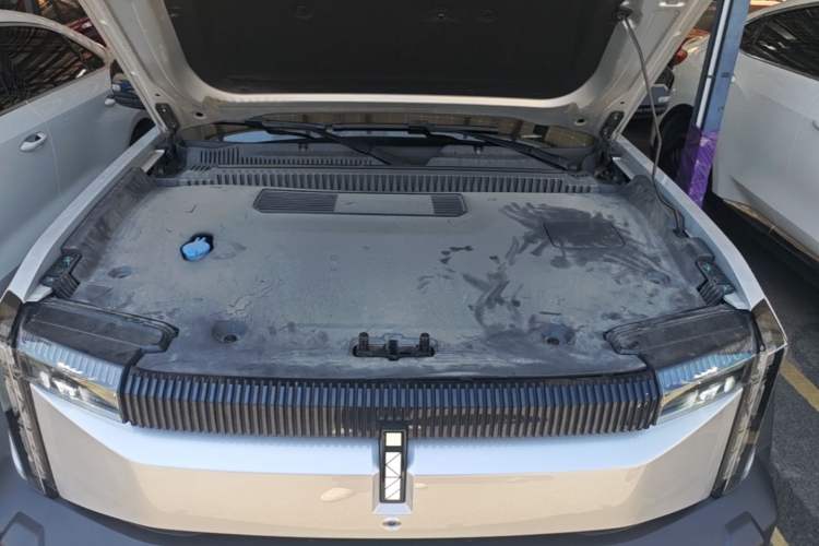 Used iCAR 03 2024 401km Two-Wheel Drive Standard Advanced Version Engine Bay