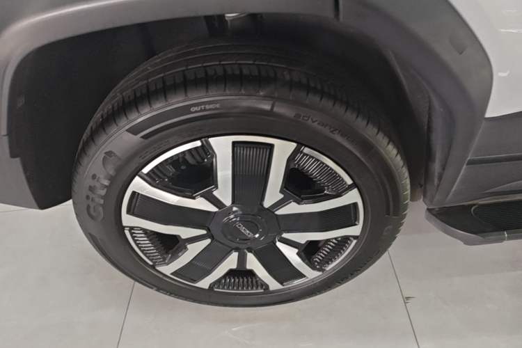 Used iCAR 03 2024 472km Four-Wheel Drive Long-Range Version Exterior 5