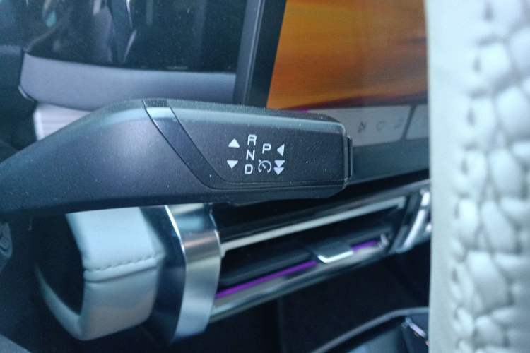Used iCAR 03 2024 501km Four-wheel Drive Long-range Intelligent Driving Edition Gear Lever