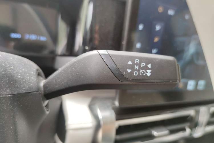 Used iCAR 03 2024 401km Two-Wheel Drive Standard Advanced Version Gear Lever