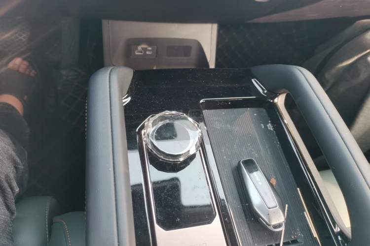 Used iCAR 03 2024 472km Four-Wheel Drive Long-Range Intelligent Advanced Version Gear Lever
