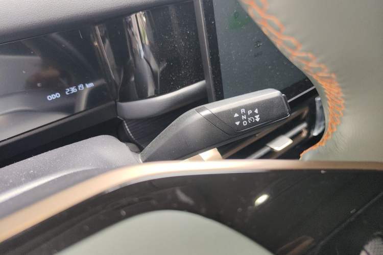 Used iCAR 03 2024 501km Two-Wheel Drive Long-Range Yuechao Edition Gear Lever