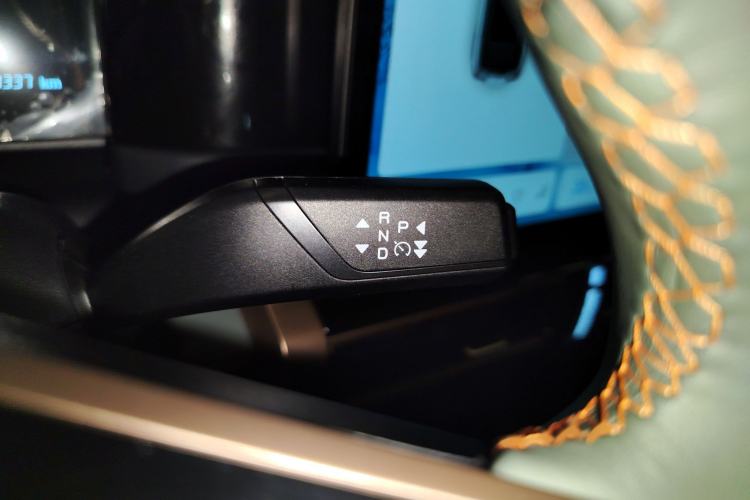 Used iCAR 03 2024 401km Range Two-Wheel Drive Standard Yuechao Version Gear Lever