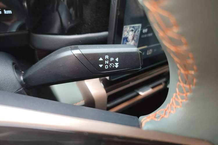 Used iCAR 03 2024 501km Two-Wheel Drive Long-Range Version Gear Lever