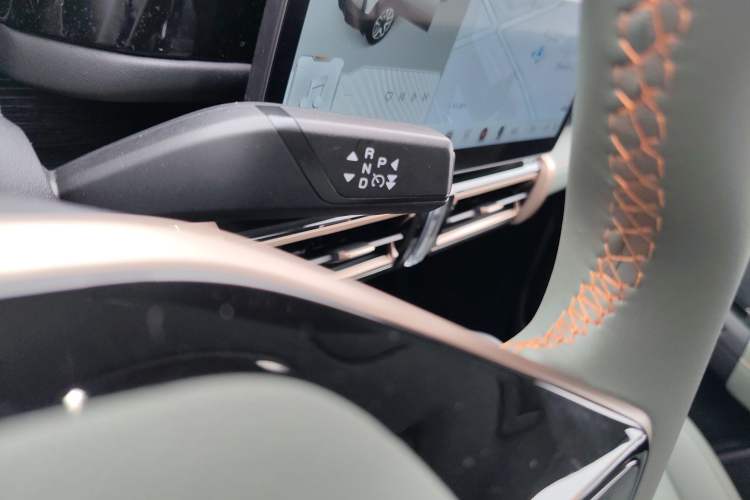 Used iCAR 03 2024 501km Two-Wheel Drive Long-Range Yuechao Edition Gear Lever