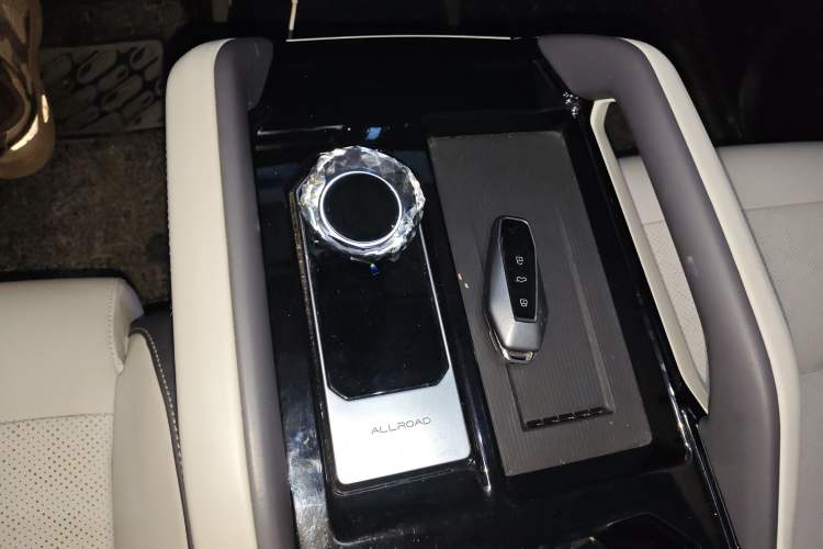 Used iCAR 03 2024 501km Four-wheel Drive Long-range Intelligent Driving Edition Gear Lever