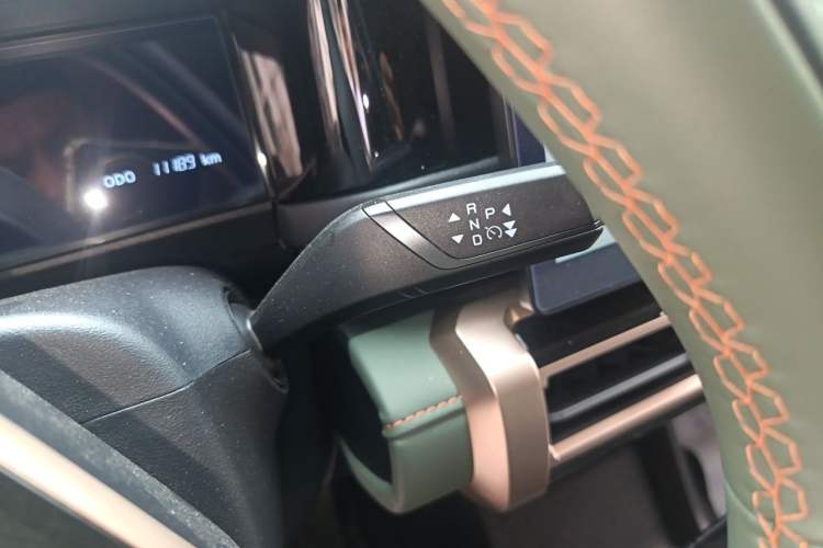 Used iCAR 03 2024 501km Two-Wheel Drive Long-Range Version Gear Lever