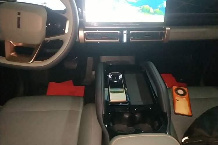 Used iCAR 03 2024 472km Four-wheel Drive Long-Range Yuechao Edition Gear Lever