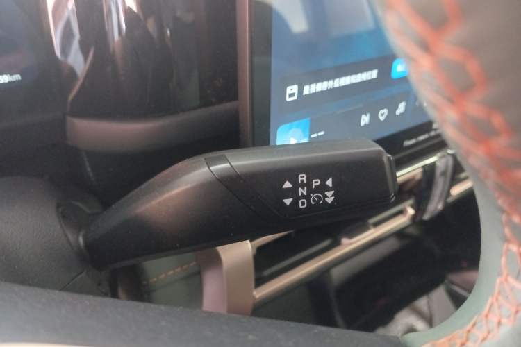 Used iCAR 03 2024 501km Range Two-Wheel Drive Long-Range Smart Trend Edition Gear Lever