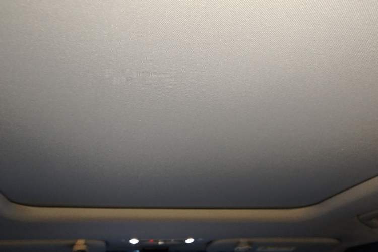 Used iCAR 03 2024 472km Four-Wheel Drive Long-Range Version Headliner