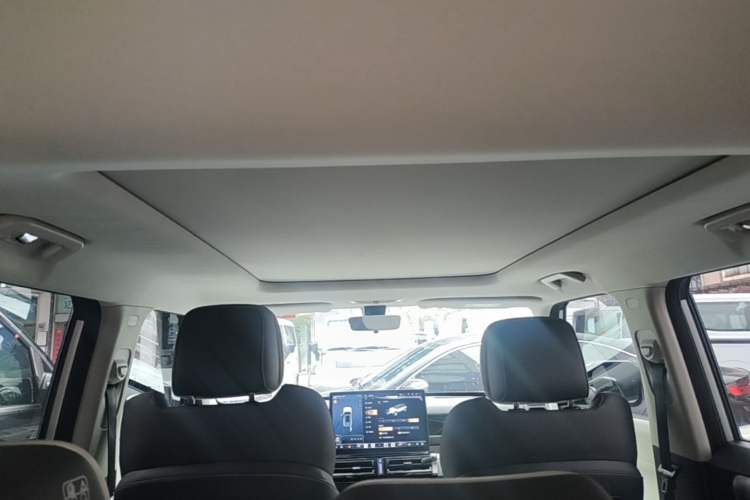 Used iCAR 03 2024 401km Range Two-Wheel Drive Standard Yuechao Version Headliner