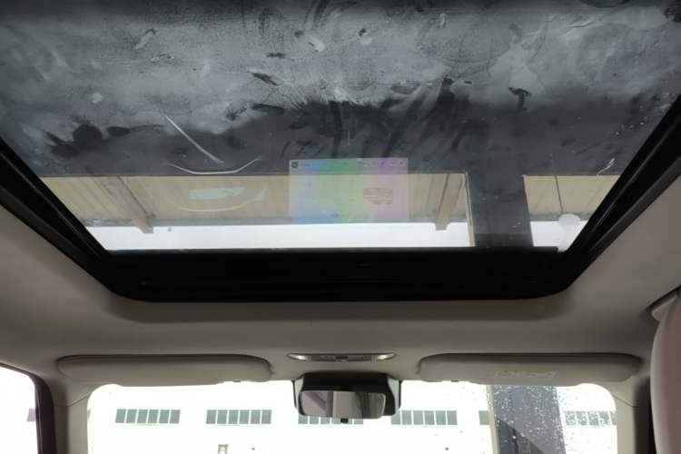 Used iCAR 03 2024 472km Four-Wheel Drive Long-Range Intelligent Advanced Version Headliner