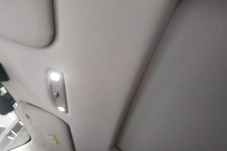 Used iCAR 03 2024 401km Two-Wheel Drive Standard Advanced Version Headliner
