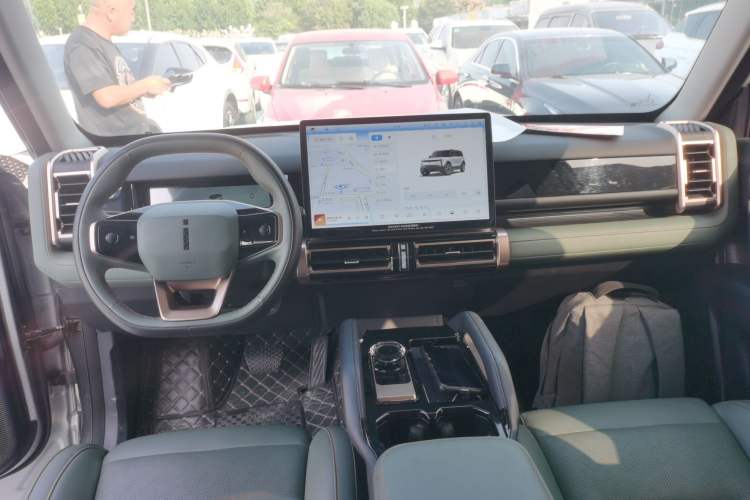 Used iCAR 03 2024 472km Four-Wheel Drive Long-Range Intelligent Advanced Version Interior 2