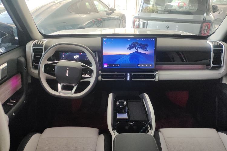 Used iCAR 03  Interior 2